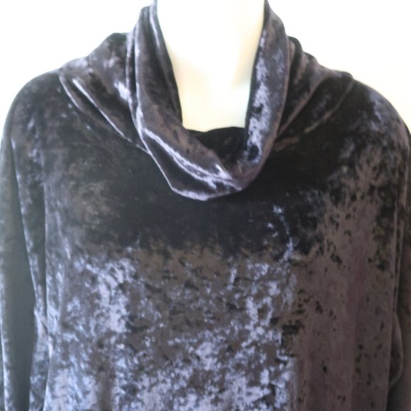 WOMENS TAPEMEASURE NEW YORK BLACK CRUSHED VELVET MOCK NECK TOP M * - Picture 2 of 14